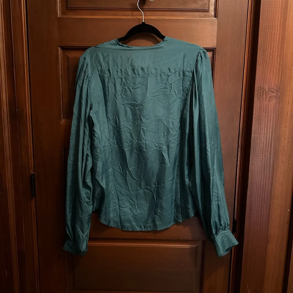 Chasing Unicorns Castles in the Air Silky Blouse Size L - Picture 4 of 7
